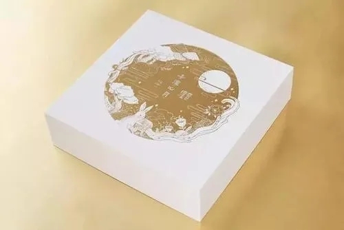 國家郵政局監(jiān)測(cè)數(shù)據(jù)顯示，截至5月4日，今年我國快遞業(yè)務(wù)量達(dá)400億件，比2019年達(dá)到400億件提前了128天，比2022年提前了24天。2023年以來，快遞業(yè)整體呈現(xiàn)企穩(wěn)回升態(tài)勢(shì)，業(yè)務(wù)量增速逐月提速向好，僅用4個(gè)多月就完成400億件，折射出我國居民消費(fèi)信心增強(qiáng)，經(jīng)濟(jì)持續(xù)向好的積極信號(hào)。