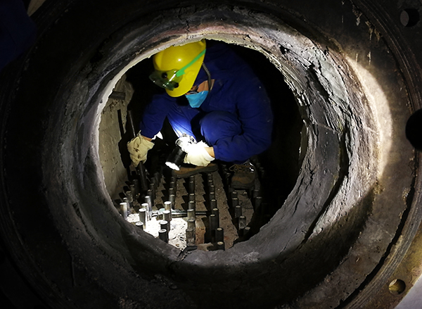 1583392304491533.jpeg 二班孫陽在返料器工作.jpg