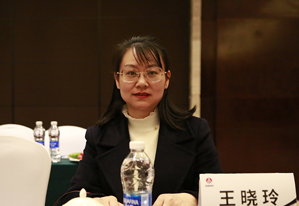 2月23日招投標(biāo)比價辦公室王曉玲參加陜煤集團招投標(biāo)專家座談會(副圖）.jpg