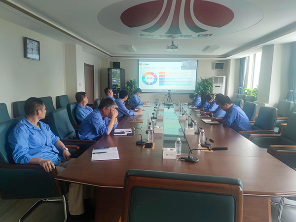 6月28日上午，化工集團(tuán)組織召開2023年度第二期對標(biāo)大講堂活動，公司企管部與人力資源部、工會辦、科技發(fā)展部、生產(chǎn)部等多個部門參與。.jpg