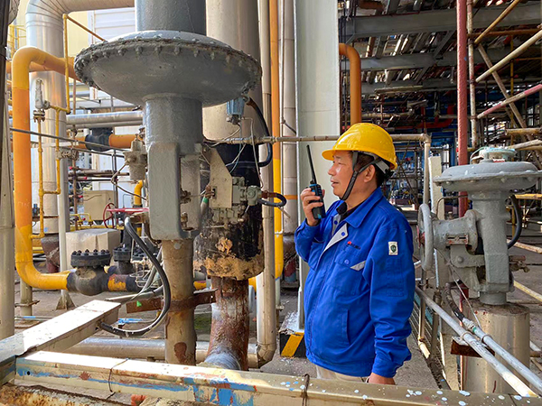 1698219395551952.jpeg 氣化合成工段一二期檢修現(xiàn)場和中控室聯(lián)校調(diào)節(jié)閥 寧生修.jpg