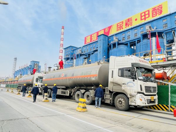 1706240468363719.jpeg 行保部檢查充裝甲醇車輛.jpg