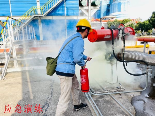 9.11消防演練，撲救初期火災.jpg
