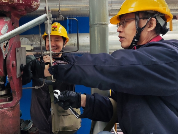 111741650894201218.jpg 安裝閥門定位器.jpg