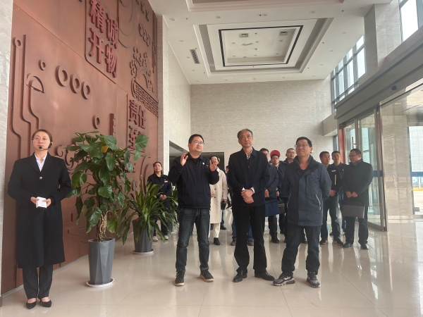 3.13化工集團(tuán)領(lǐng)導(dǎo)屈戰(zhàn)成一行到彬州公司調(diào)研 附圖1.jpg