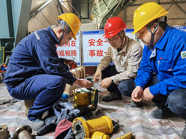 4月11日王東亮 王斌涌校驗現場.jpg