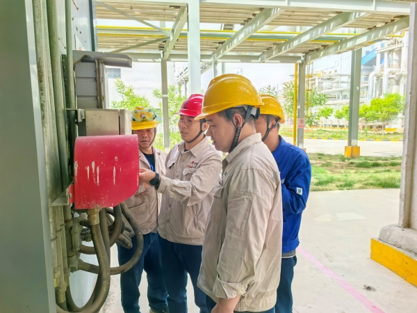 2025年，乙二醇車間開展五一節(jié)前檢查-3.jpg