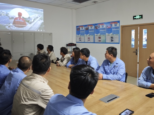 圖3：2025年6月，班組利用班前會學(xué)習(xí)安全教育警示視頻.jpg